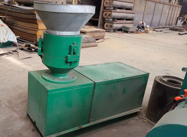 平模擠壓造粒機